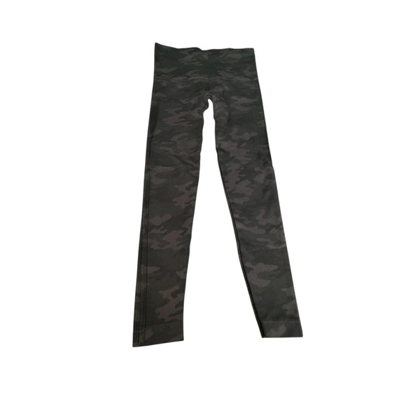 Spanx Look At Me Now Seamless Leggings XS Black Camo Print High Waist Stretch - Picture 1 of 9
